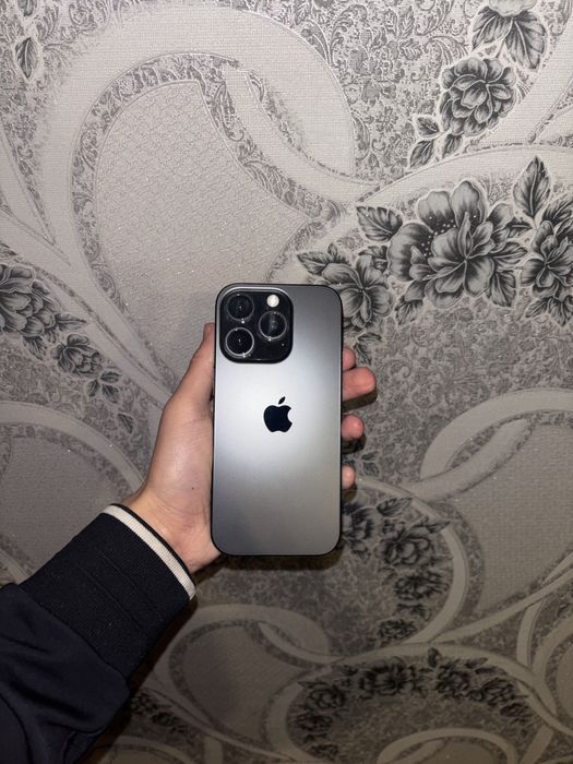 iPhone 16 pro с гаранти