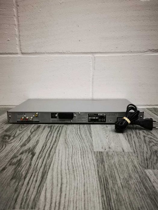 страхотен отвсякъде оригинален мп3 дивиди плеър на Сони