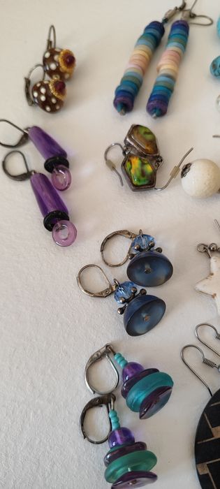Бижута от различни материали