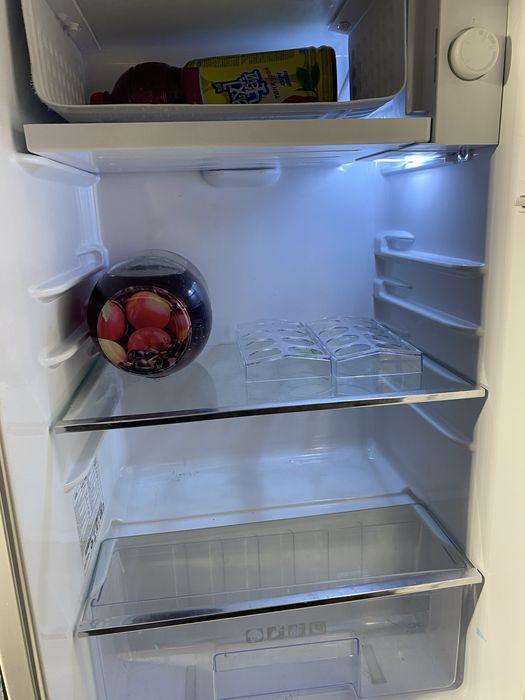 Маленький холодильник