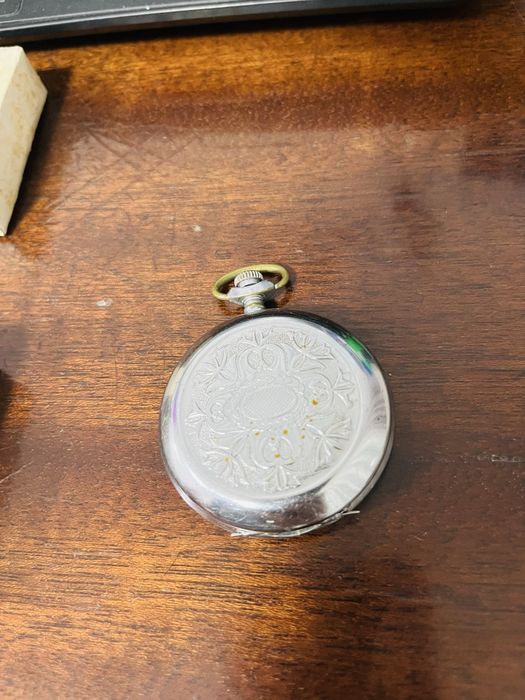 Часы карманные молния продам