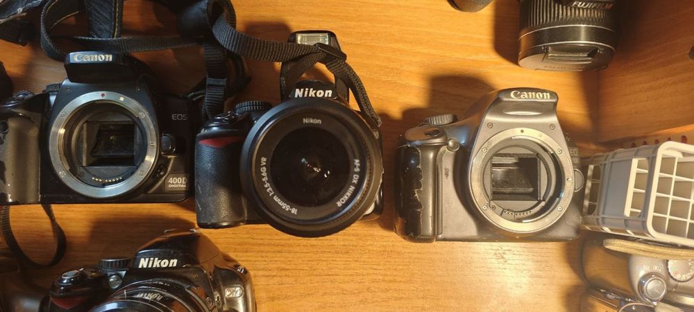 Продам зеркальные фотоаппараты