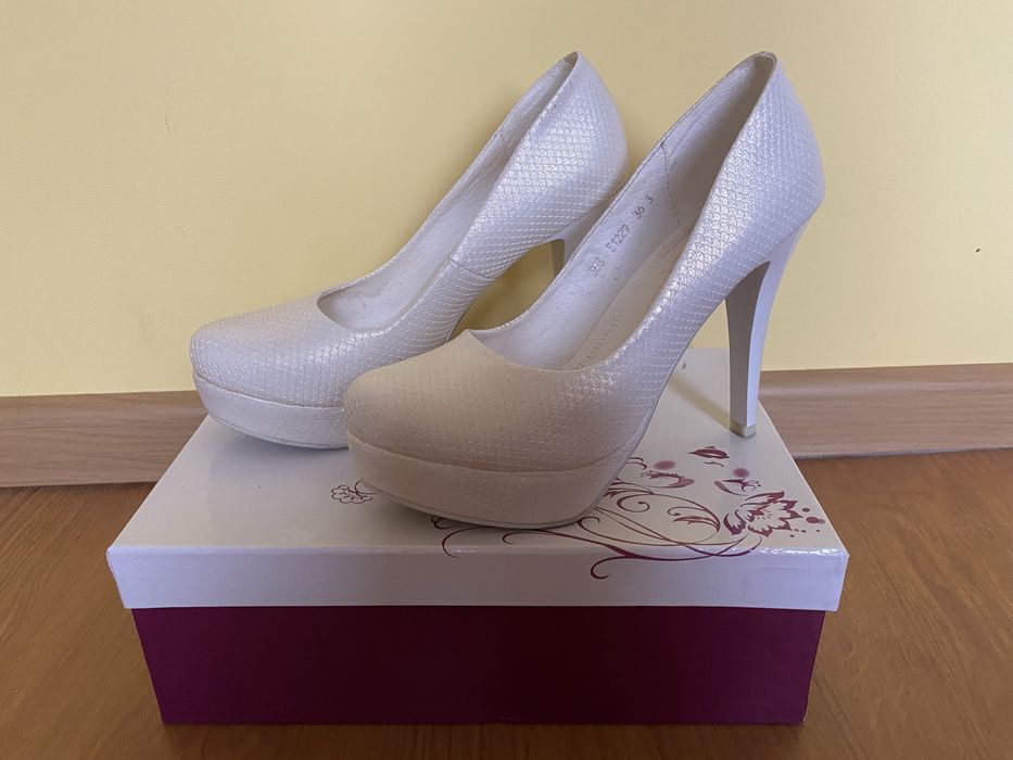 Елегантни обувки