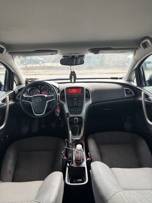 Opel Astra 1.4 benzina 2012