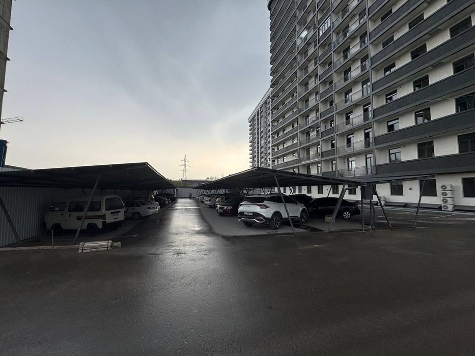 Продаётся квартира , площадь 62 КВ новостройка коробка