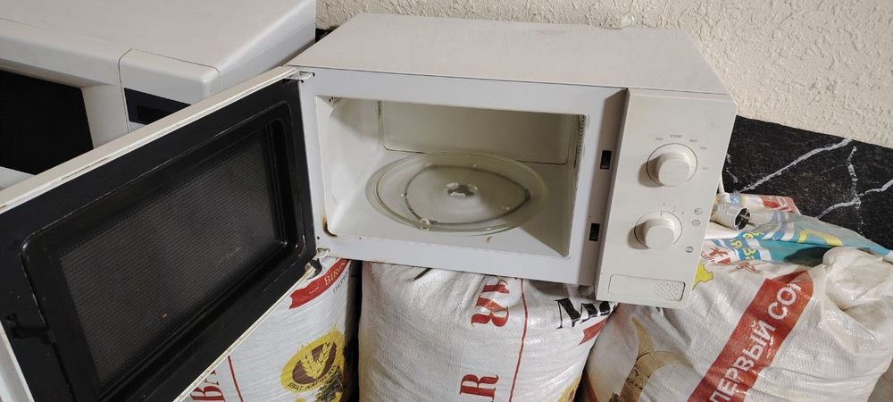 Микраволновка сотилади.2та.