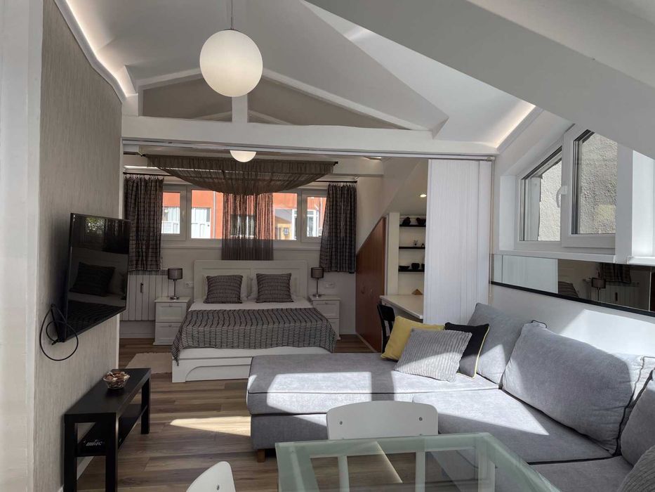 Дава се под наем Двустаен апартамент в София, Център - 55 кв.м за 700 € - Снимка #2