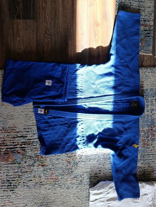 Кимано Mizuno,Adidas