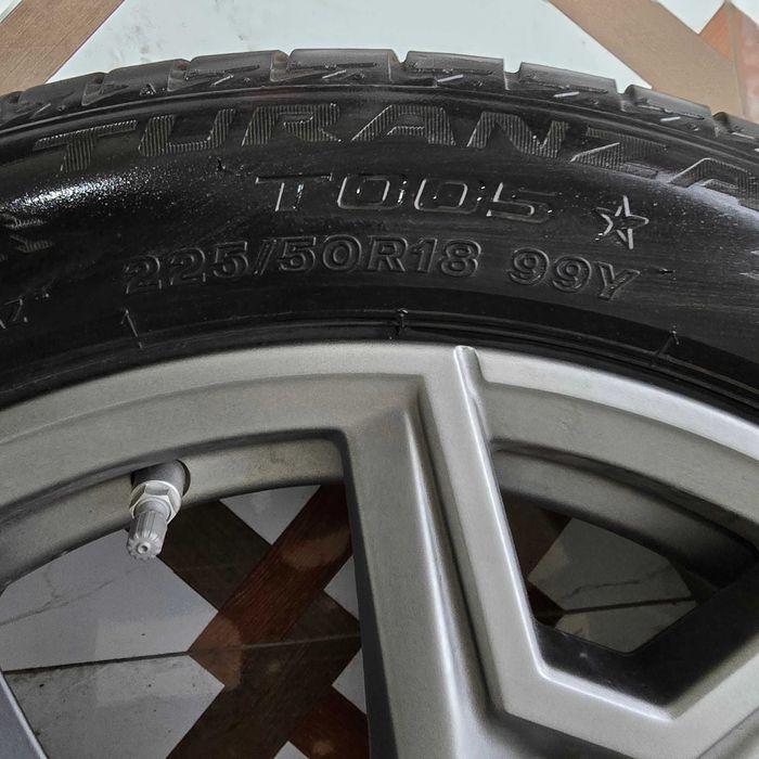 R18 5x112 saka diskalar balonlari bilan 225/50- 4 dona (b/u)