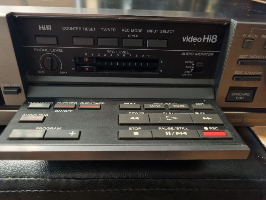 Video recorder hi8