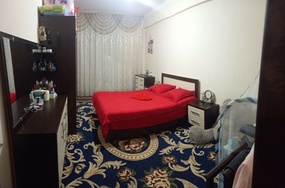 Дустлик-2 метродан 500 метр узокликда квартира сотилади.