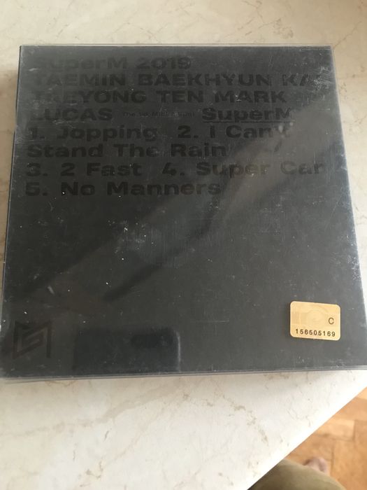 SuperM k pop албум диск