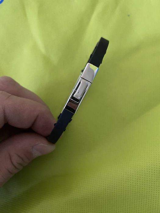 Гривна чисто нова