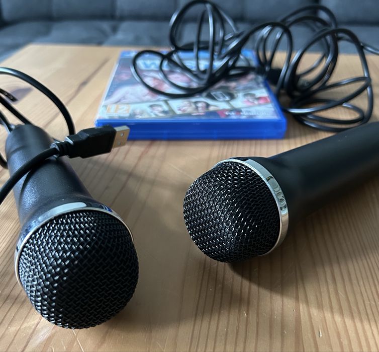 Pachet jocuri PS4: Trackmania Turbo, Lego Movie, Lego Incredibles, We Sing + Microfoane