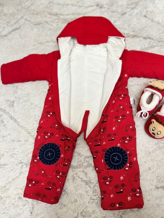 Продам комбинезон, конверт, пинетки. 0-3, 3-6 мес