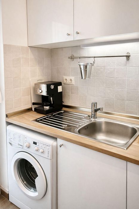 Дава се под наем Тристаен апартамент в София, Център - 85 кв.м за 896.58 € - Снимка #3