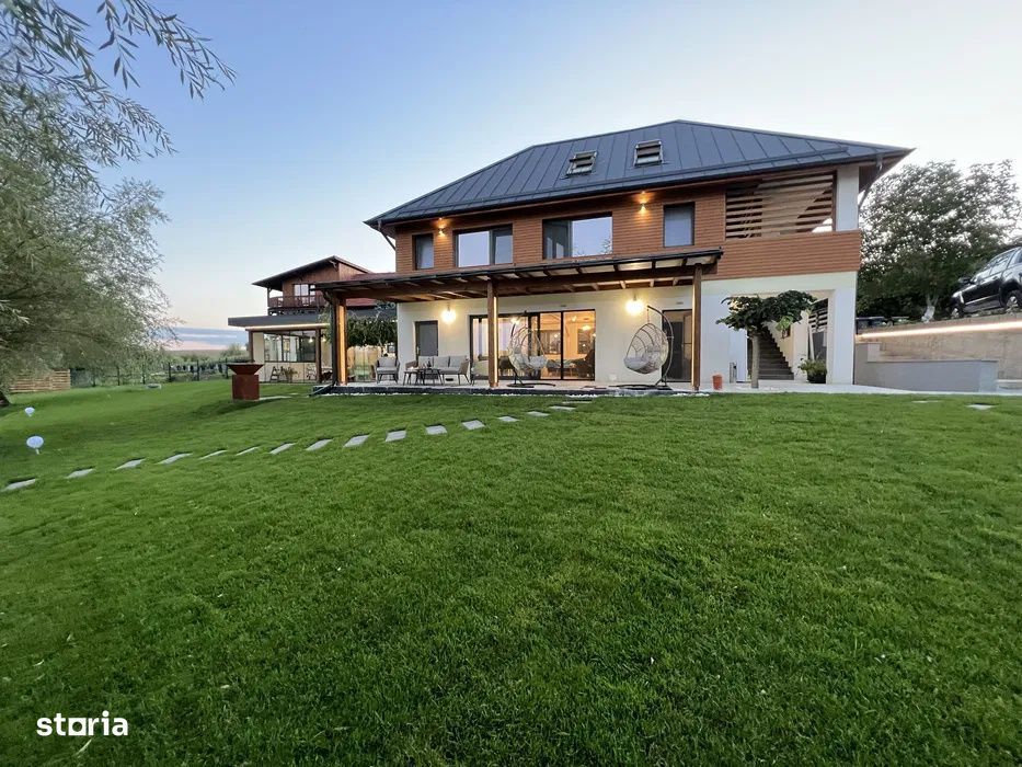 Vila moderna cu piscina pe lac l la cheie l 2530 mp teren l Geaca-CLuj