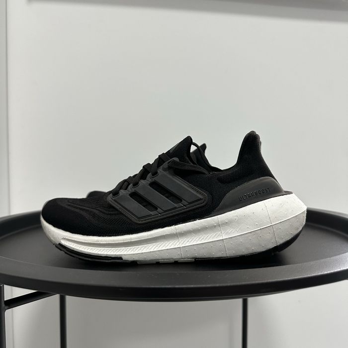 Adidasi LightBoost Continental