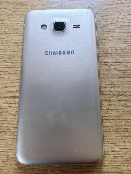 Продавам Samsung J3