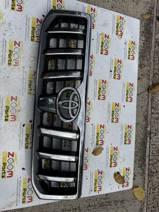 Grila fata centrala radiator Toyota Land Cruiser 2002-2009