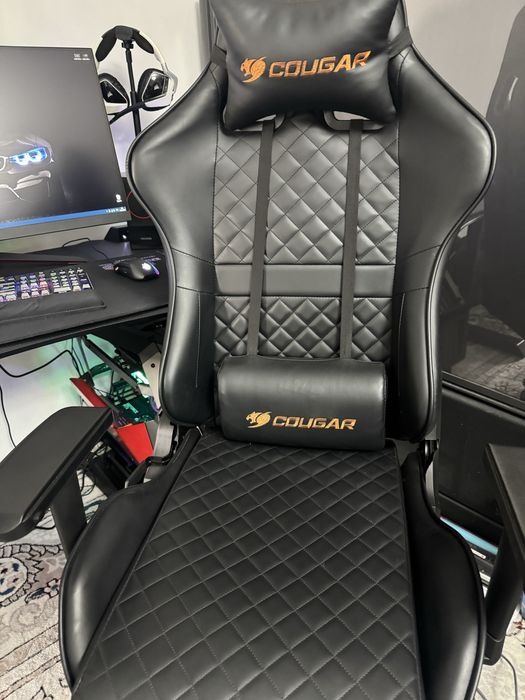 Gaming kompyuter  holati ideal srochno sotiladi hamma narsalari bilan