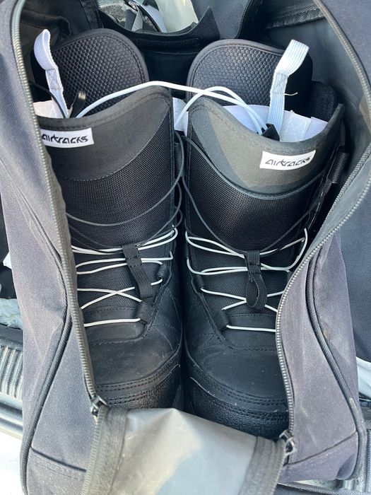 Airtracks set snowboard + legaturi + boots