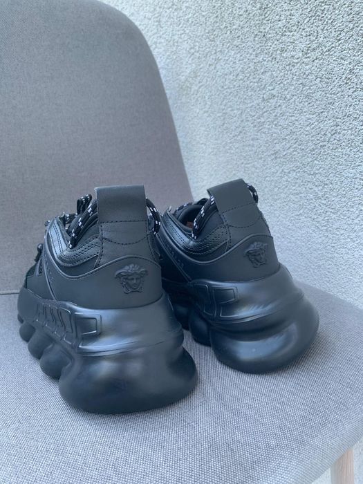 Versace chain reaction negrii