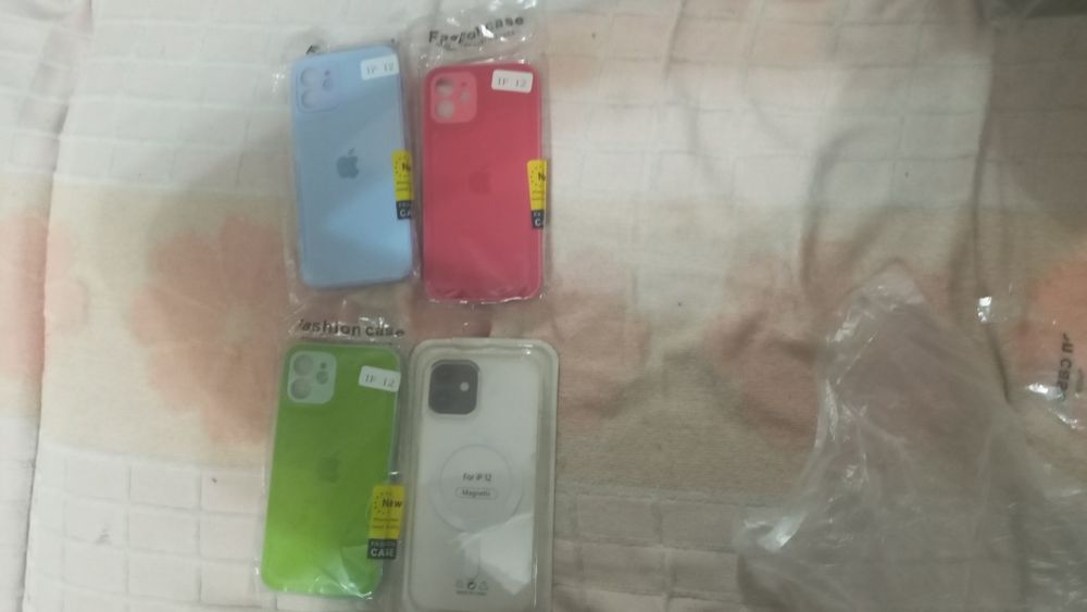 Чехлы на  айоэсы