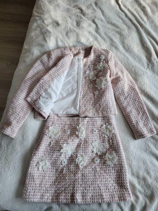 Розов комплект - пола и сако