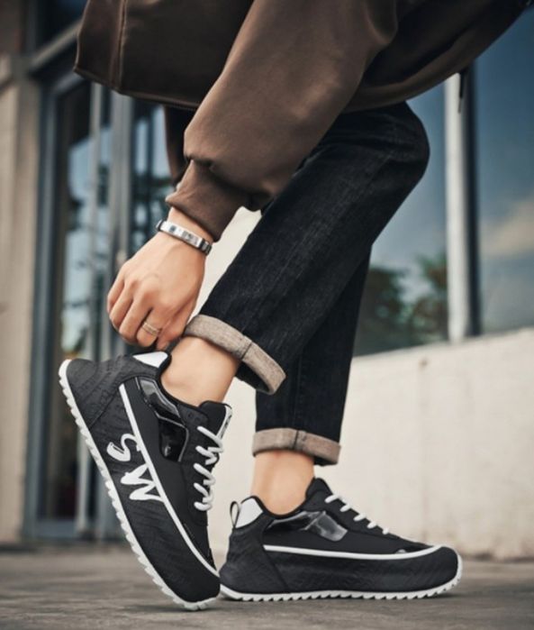 Продам кросовки новые