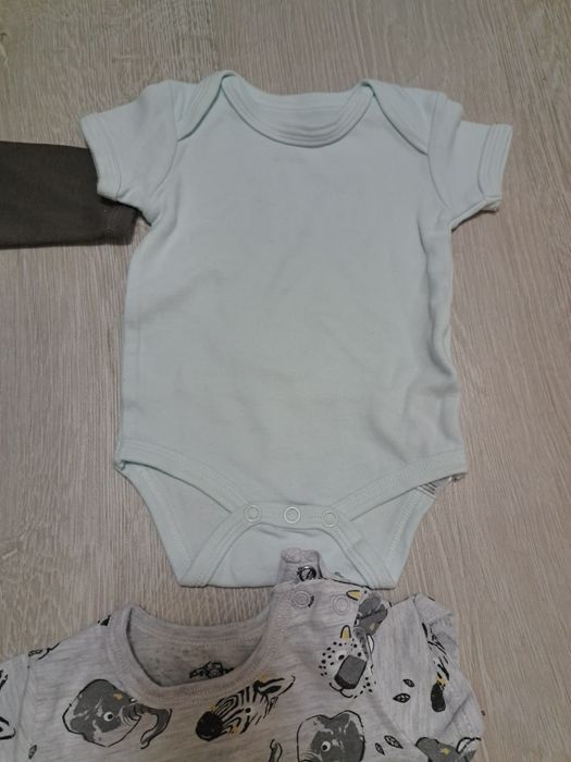 Set 4 body firma SoCute varsta 1-3 luni