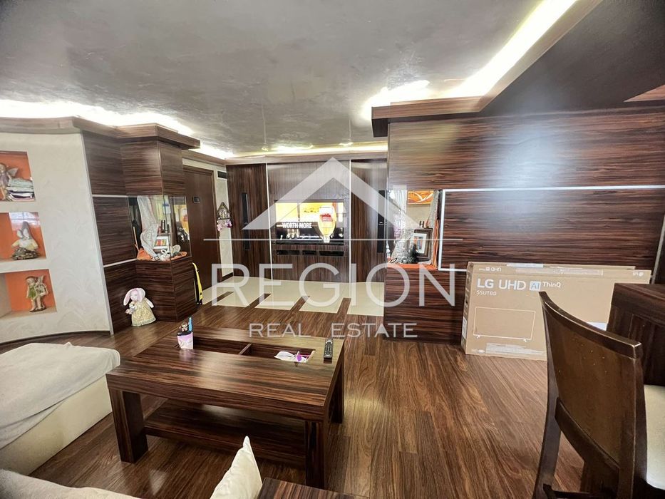 Продава се Тристаен апартамент в Варна, Възраждане 1 - 115 кв.м за 2609 €/кв.м - Снимка #3