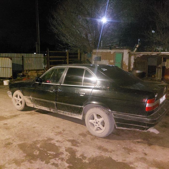 Продаётся BMW E34.