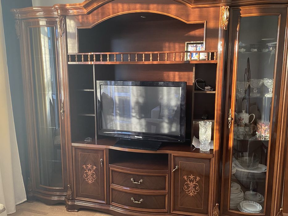 Шкаф для посуды , гостевой шкаф