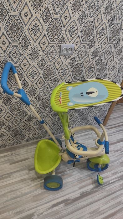 Велосипед трёхколёсный