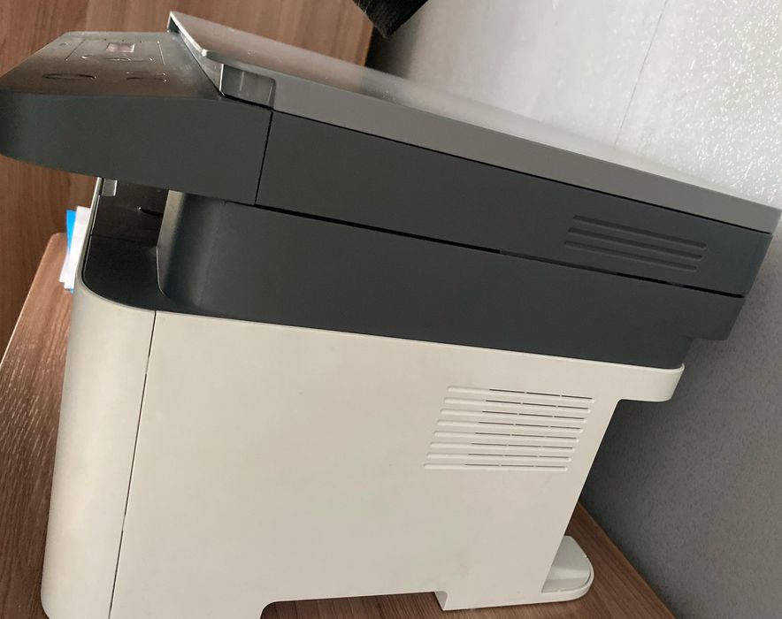 Продам принтер HP Laser MFP 135w