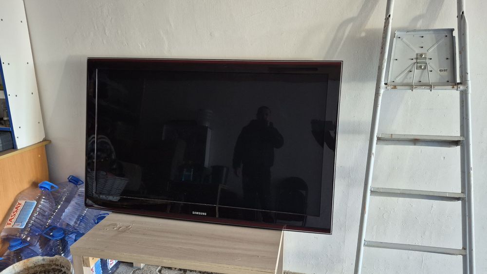 Телевизор на запчасти