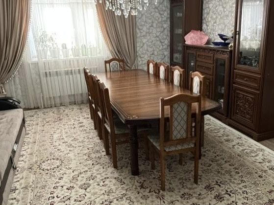 Продам стол со стульями 3метра