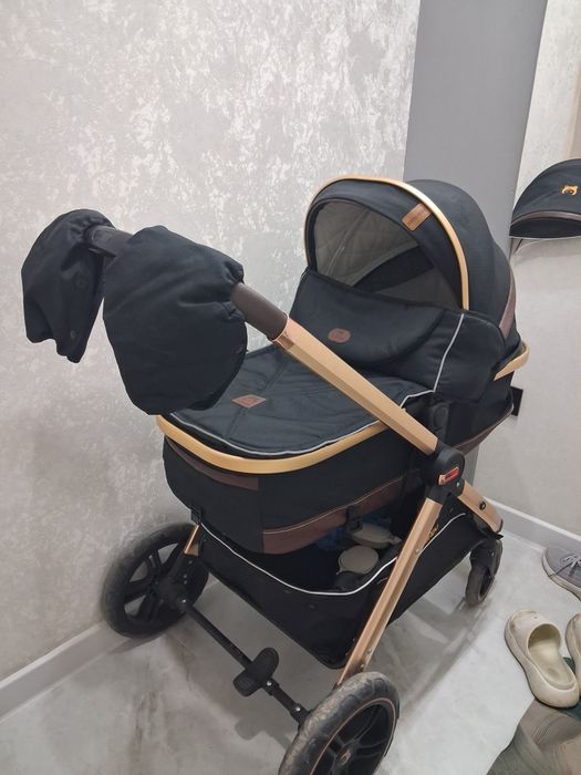 Коляска продам..