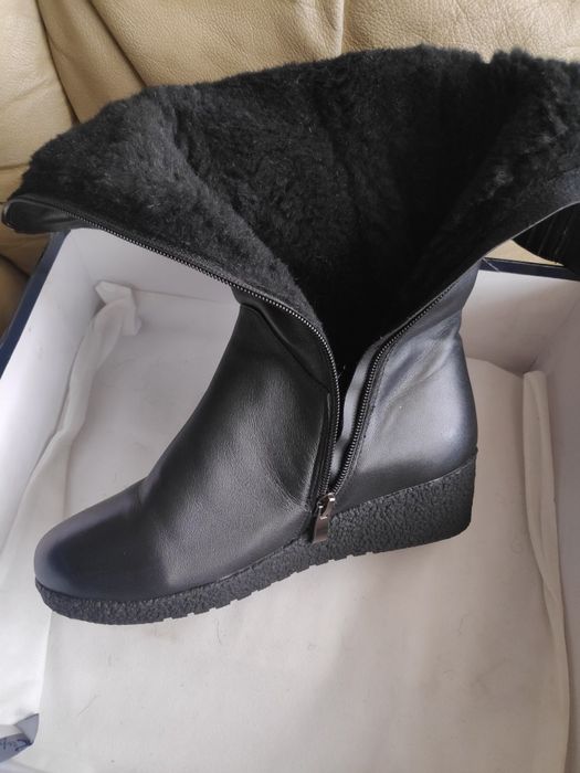 Продам зимние сапоги