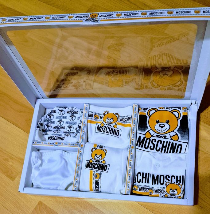 Set nou nascuti Moschino/bumbac/7 piese, super calitate