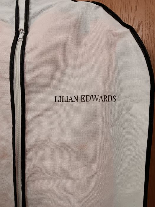 ПОДАРЯВАМ: Официална-вечерна бална рокля на Lilian Edwards