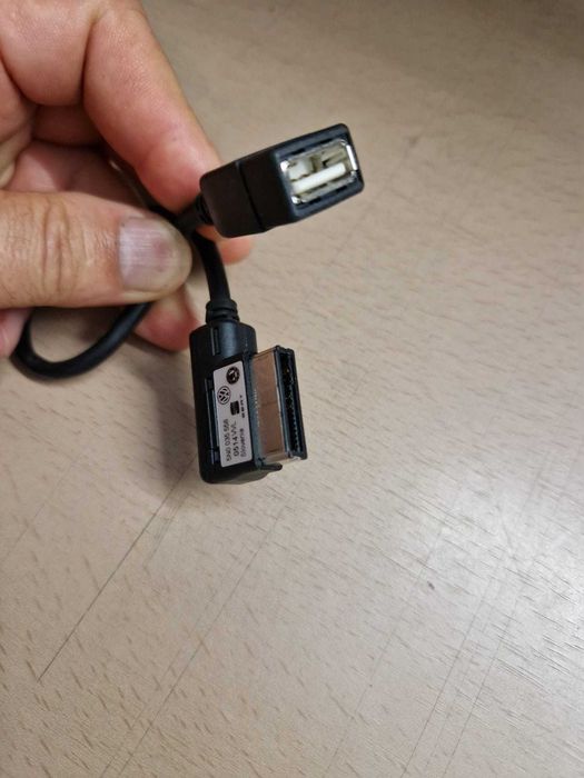 Cablu adaptor MDI/AMI/MMI pentru grupul VAG la USB si Lightning