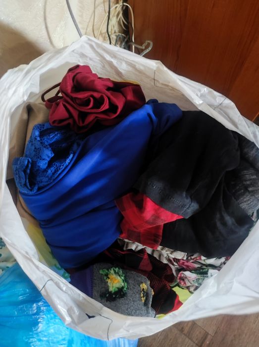 Одеяла подушки одежда