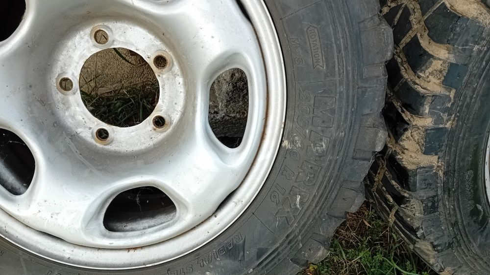 Jante tabla cu cauciucuri de iarna Vitara 215 65 16