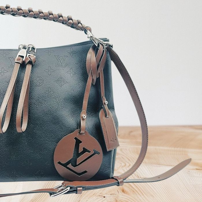 Louis Vuitton Beaubourg Hobo оригинална дамска чанта като нова
