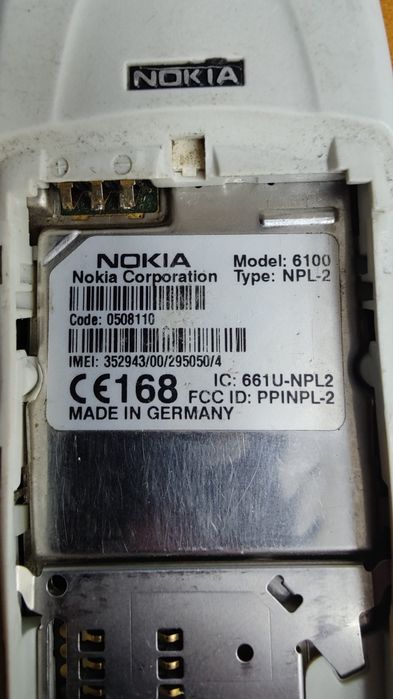 Телефон Nokia 6100