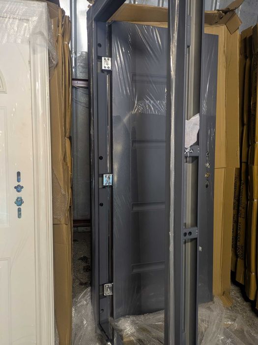 Входни метални врати на склад в София