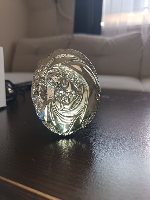 Малка бижутерка и икона