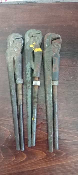 Продам инструмен в хорошем состоянии